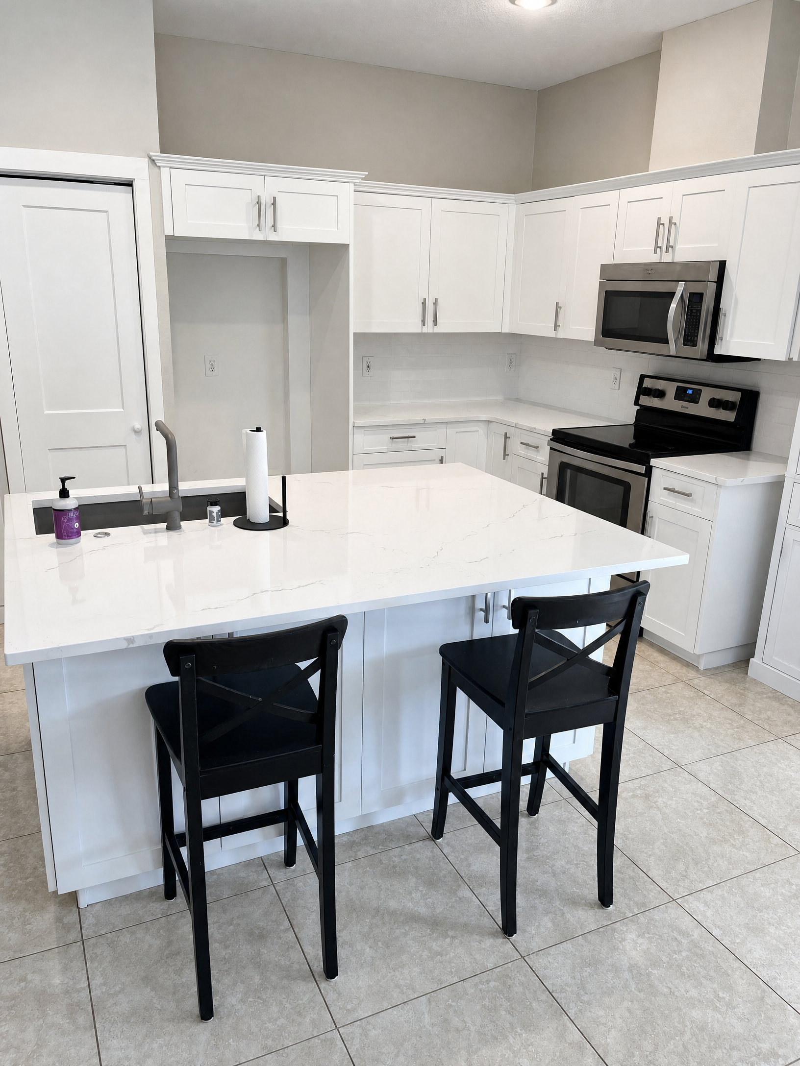 Tampa Bay cabinet refacing project — White shaker kitchen cabinet refacing
