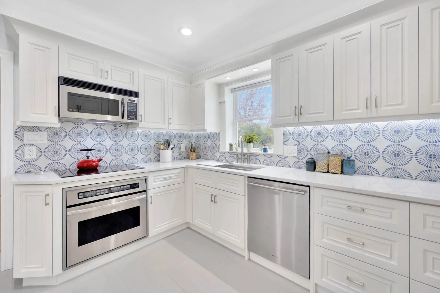 Decorative tile medallion &mdash; Redington Beach kitchen remodel
